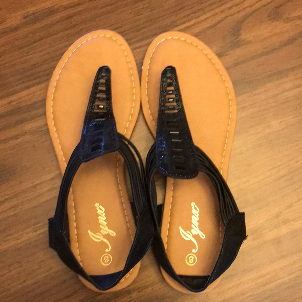 Jynx. Size 8. Black.